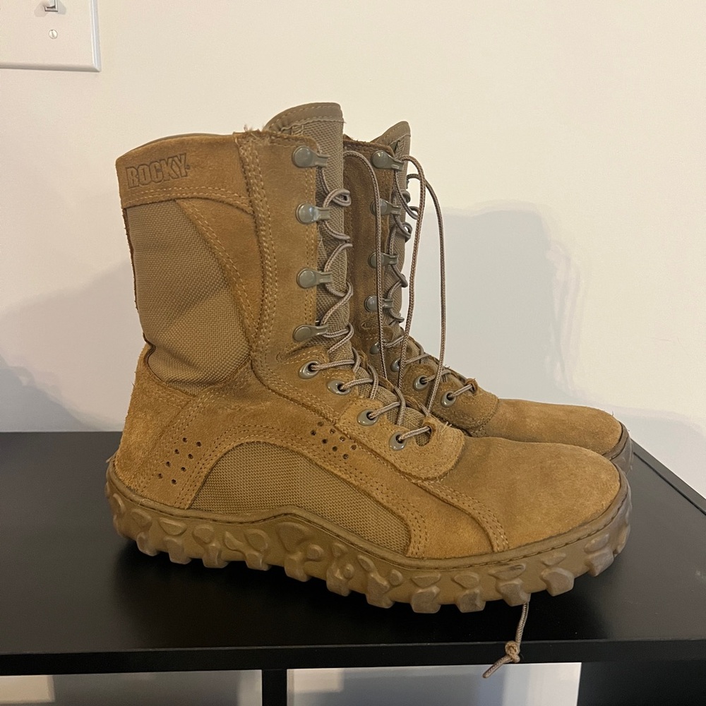 Rocky tactical boots for men